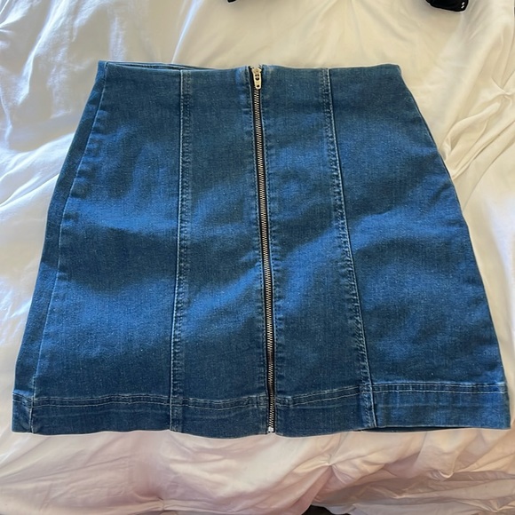 BDG dark wash jean mini skirt, zip up in the front - Picture 1 of 2